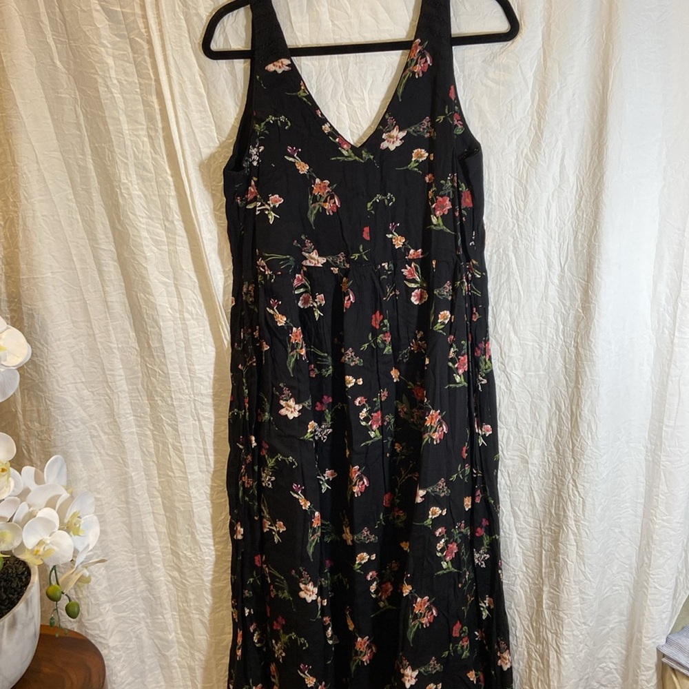 NWT Maeve Anthropologie Black Floral Maxi Dress Beaded Embroidery Size M - Picture 7 of 9